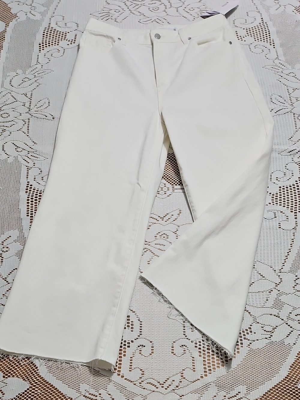 NWT JustFab Off-White Cropped Wide Leg Jeans 100% Cotton 25" Inseam Raw Hem